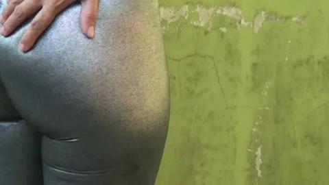 557